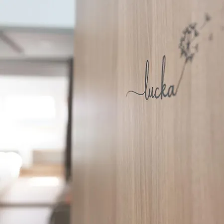 Lucka,